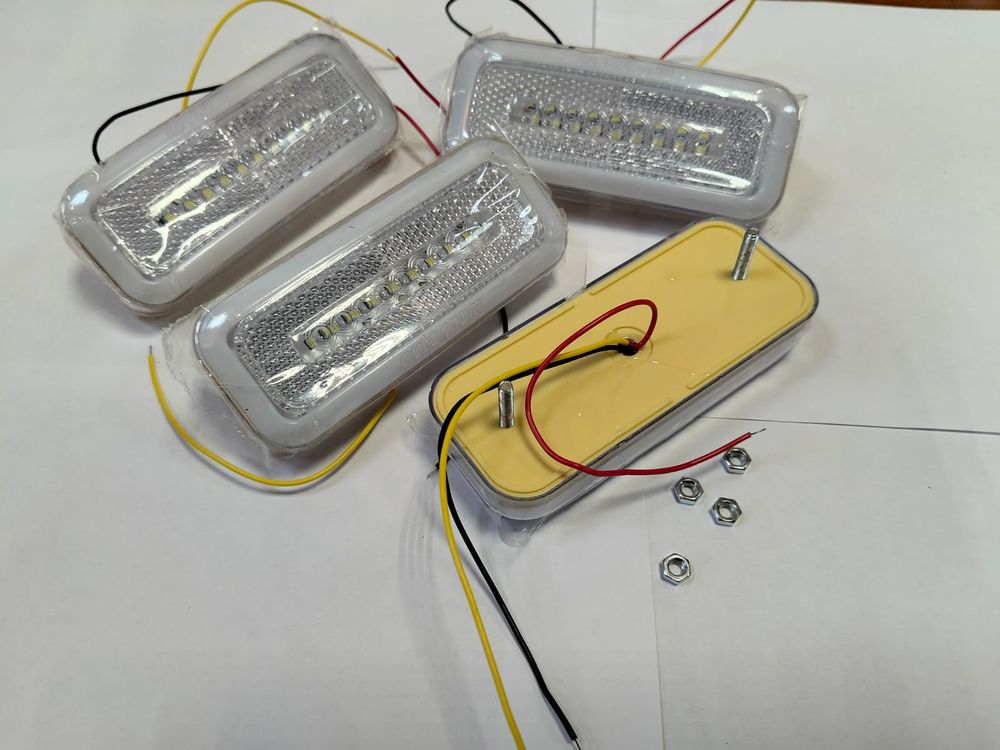 Габаритный фонарь белый 12-24в 2шт